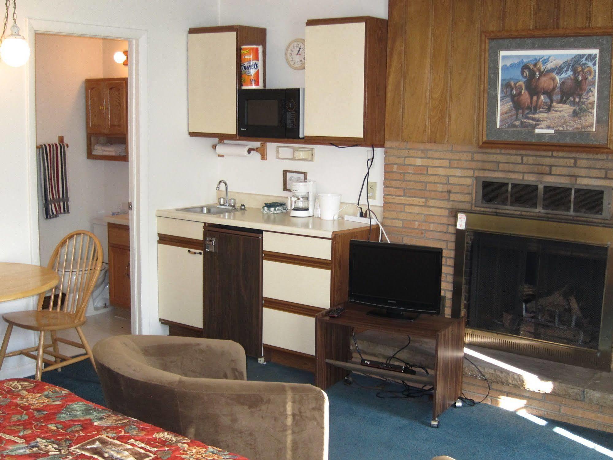 Columbine Inn (Adults Only) Естес Парк Екстериор снимка